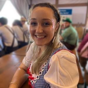 Meet your Posher, Casey